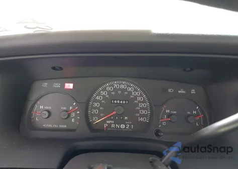 2003 Ford Crown Victoria Police z USA, uszkodzony, nr VIN 2FAFP71W43X171833